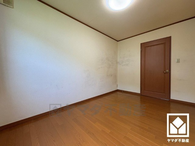 西宮市名塩2丁目の寝室|全居室フローリングでお掃除ラクラクです。