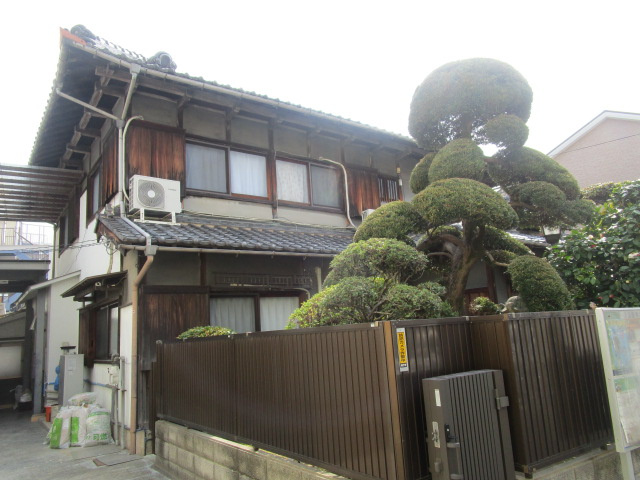 八尾市久宝園２丁目の工場の外観