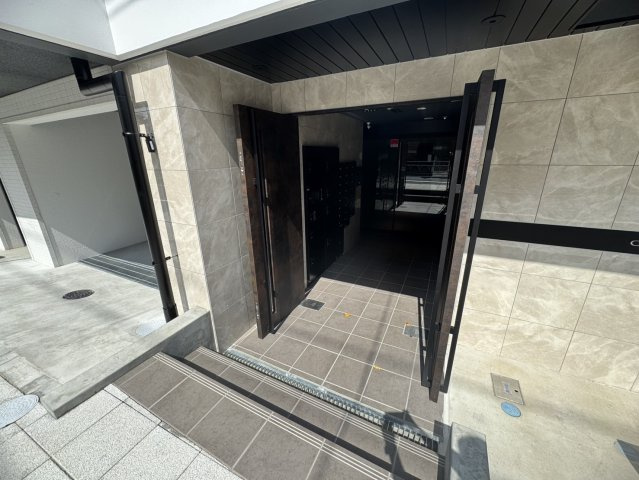 【エントランス】