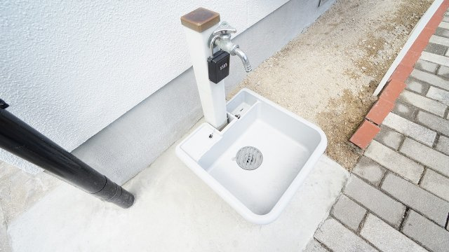 【その他】 | 鈴張（星が丘）内外装リフォーム済み5ＬＤＫ戸建て | 駐車場、お庭に立水栓付き　洗車、ガーデニングに便利