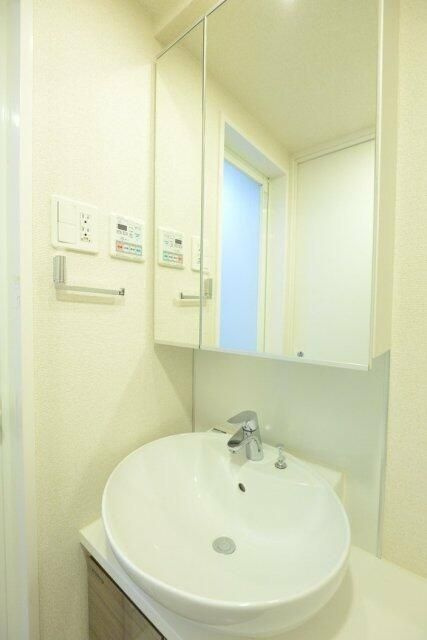 ヴォーガコルテ板橋本町アジールコートの洗面所