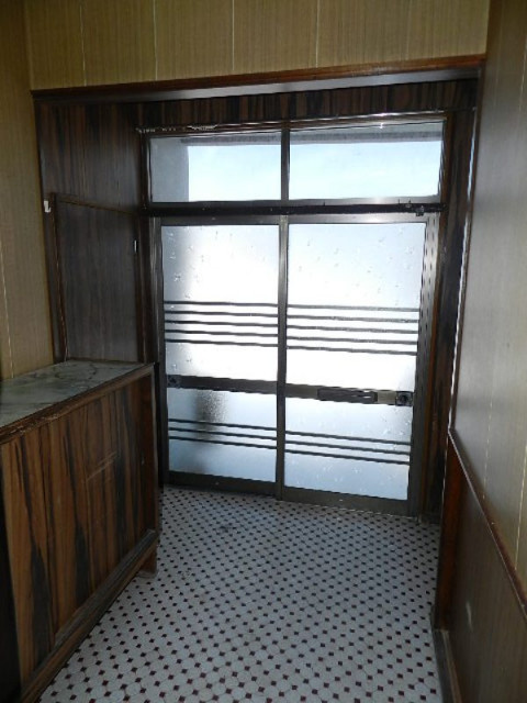 登別市登別東町２丁目22-1戸建の玄関