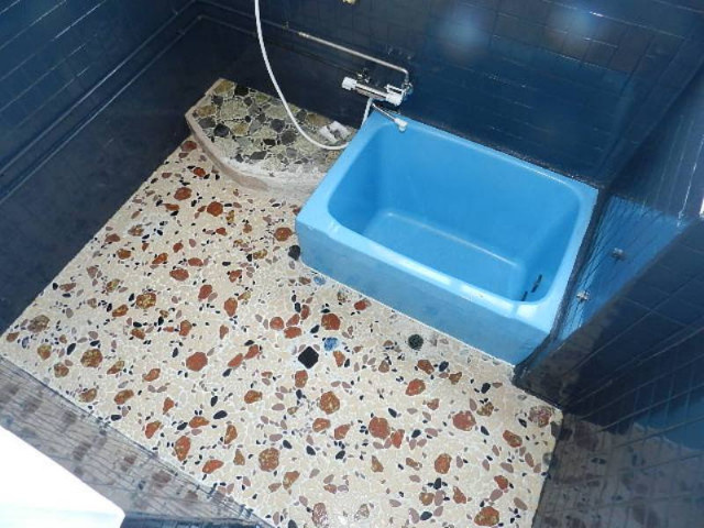 登別市登別東町２丁目22-1戸建の浴室