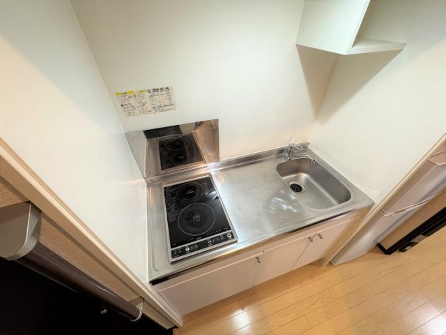 クレイノ石井町のキッチン|コンパクトなキッチンで掃除もラクラク