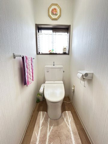 和泉市青葉台1丁目戸建のトイレ