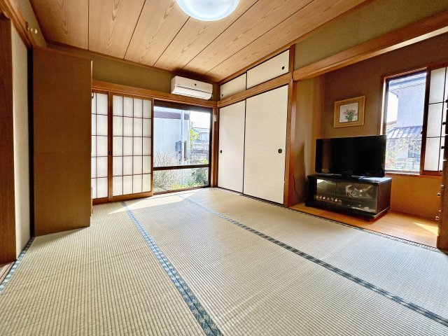 和泉市青葉台1丁目戸建の和室|１階西側和室②