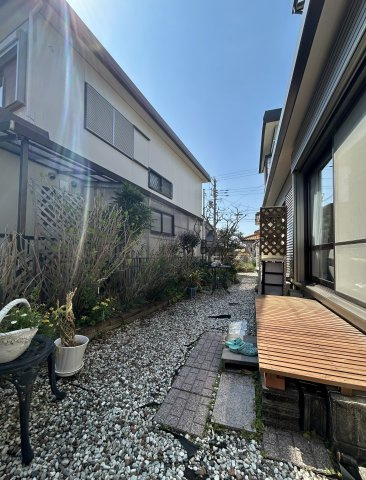 和泉市青葉台1丁目戸建の庭|お庭デッキスペース
