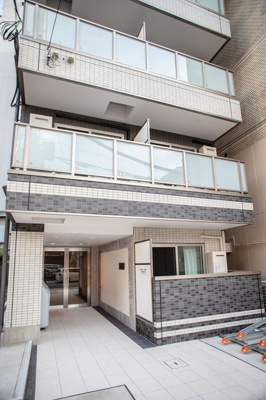【エントランス】 | LANDMARK NAMBA EBISUCHO