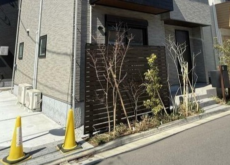 Kolet三鷹大沢の駐車場