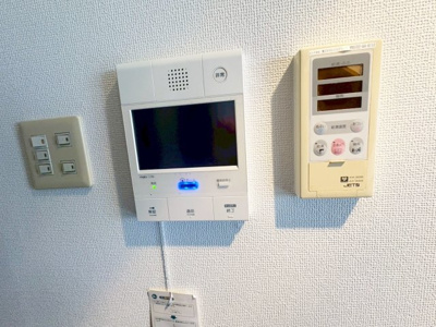 【防犯設備】 | ファミール岸和田ステージⅠ | テレビモニター付きインターホンで訪問者の顔を確認してからドアを開けられます♪