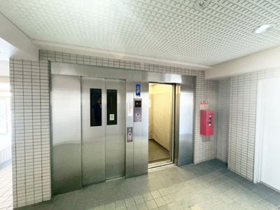 【設備】 | ファミール岸和田ステージⅠ | エレベーターありますので、重い荷物も楽々お部屋へ運べますね！