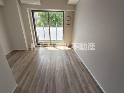 【居間・リビング】 | CORVAL大森 | こちらの居間で趣味の時間をお楽しみください