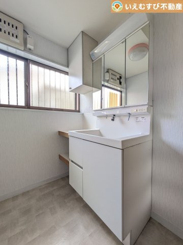 熊谷市玉井南1丁目　中古戸建の独立洗面台