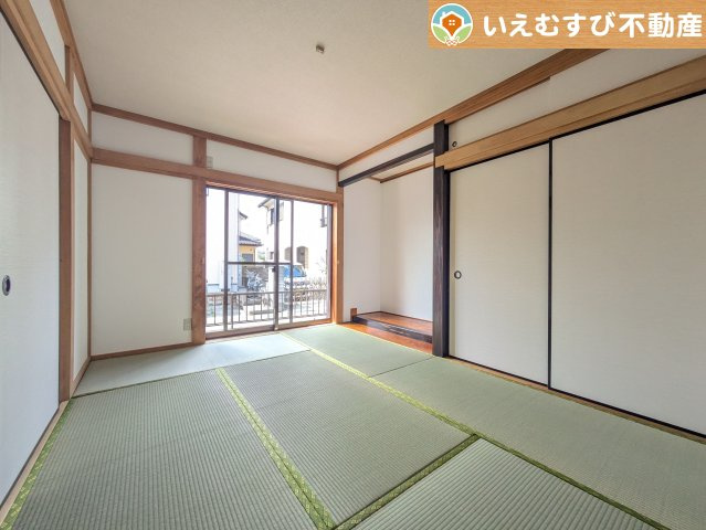 熊谷市玉井南1丁目　中古戸建の和室|すぐ横になれる和室は、みんながほっと一息つける空間
ちょっとした休憩や来客時、お子様のお世話にも大活躍しそうですね♪