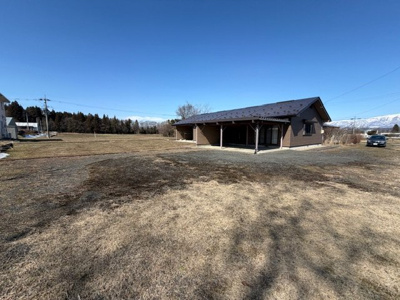 【駐車場】 | 雫石町西安庭　中古住宅