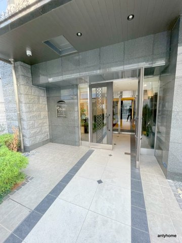 プレサンス本町エクストラ　仲介手数料無料のエントランス
