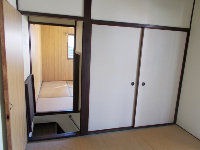 泉が丘４丁目テラスハウス西端の和室|2F