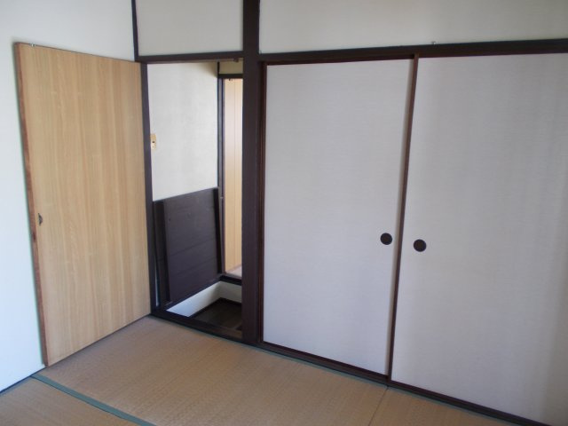 泉が丘４丁目テラスハウス西端の和室|2F北側