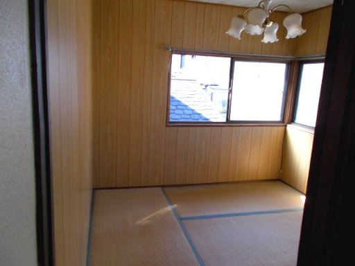泉が丘４丁目テラスハウス西端の内装|２F南側