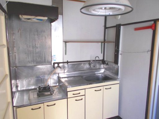 泉が丘４丁目テラスハウス西端のキッチン