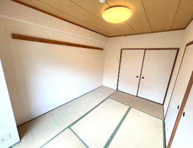 グリーンエクセル甲子園の和室|畳表替え済　あるとやっぱり嬉しい和室。イグサの香りに癒されます。
