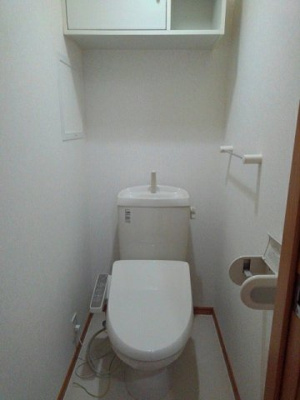 【トイレ】 | メゾン・ジェルメⅢ | コンパクトで使いやすいトイレです