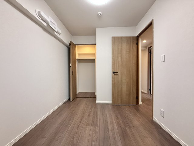 宝マンション富田町の玄関