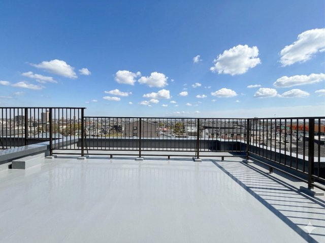 宝マンション富田町のバルコニー