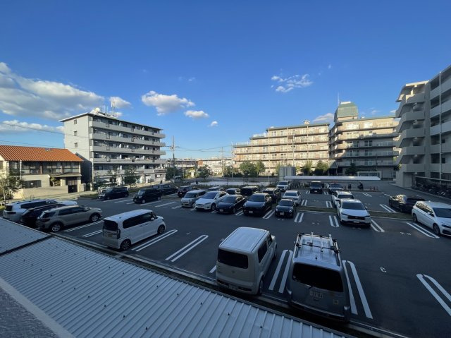 ミルト熊野の駐車場