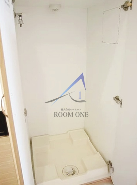 ルーブル両国弐番館の設備|洗濯機置き場です。