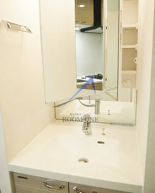 ルーブル両国弐番館の洗面所|洗面台です。