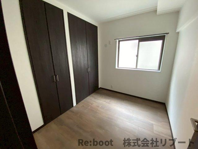 メゾン本行徳の洋室