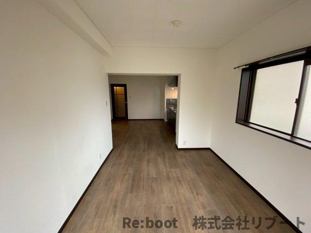 メゾン本行徳の洋室