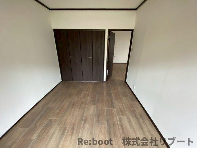 メゾン本行徳の洋室