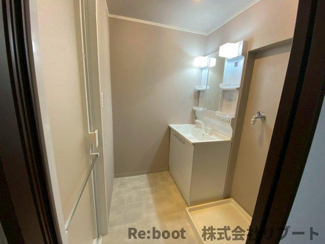 メゾン本行徳の洗面所