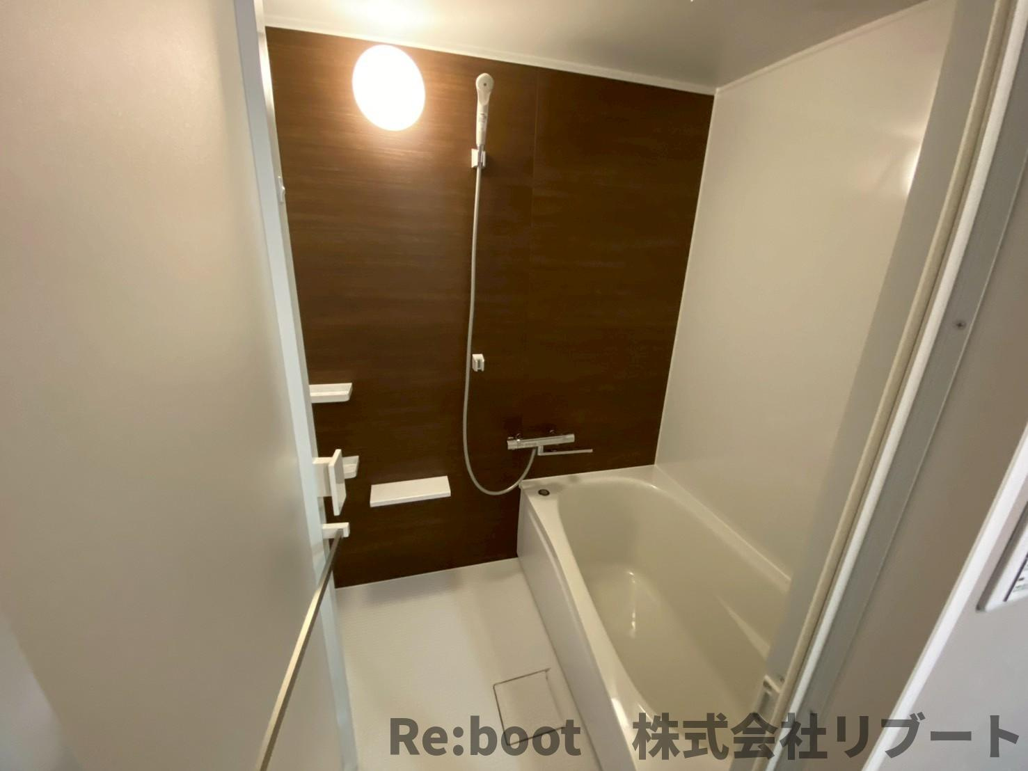 メゾン本行徳の浴室