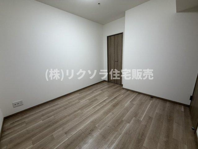リバティパーク枚方D棟プログレスタワーの内装|洋室5.2帖
■物件内覧・資金計画相談・住宅ローン相談、リフォーム相談、お問合せ受付中■
※当日・翌日のご内覧、ご相談はお電話でのお問合せがスムーズです！