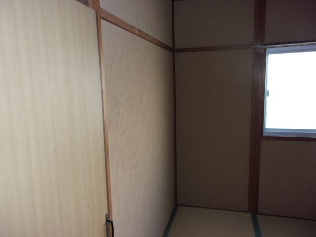 塩屋町５丁目貸戸建の和室