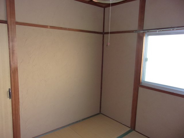 塩屋町５丁目貸戸建の和室