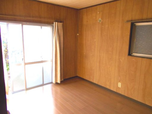 塩屋町５丁目貸戸建の内装|南側洋室