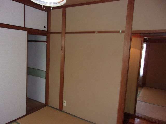 塩屋町５丁目貸戸建の和室