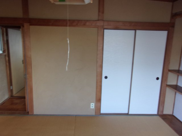 塩屋町５丁目貸戸建の和室