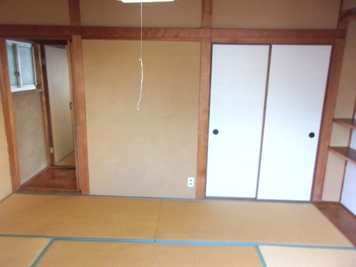 塩屋町５丁目貸戸建の和室