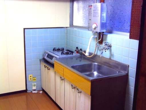 塩屋町５丁目貸戸建のキッチン|プロパンガス用コンロ