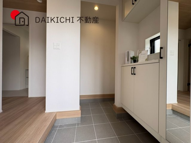【玄関】 | 北本市東間4期　新築戸建　全5棟　5号棟