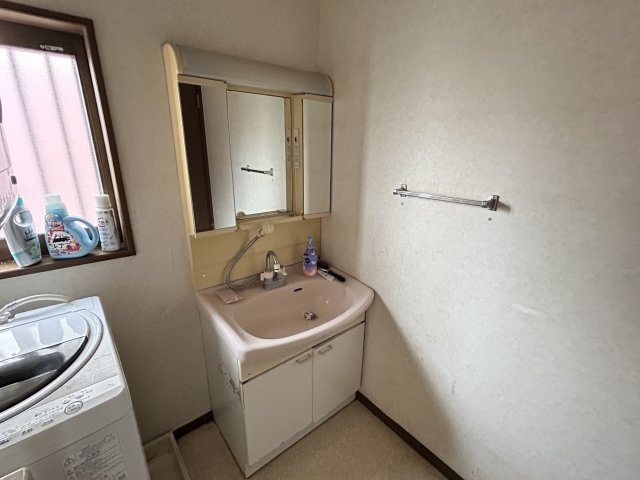 阿南市那賀川町上福井堂免中古戸建の洗面所