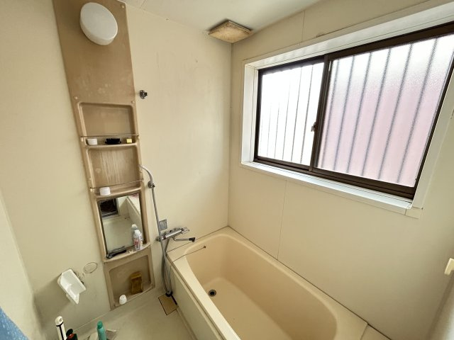 阿南市那賀川町上福井堂免中古戸建の浴室