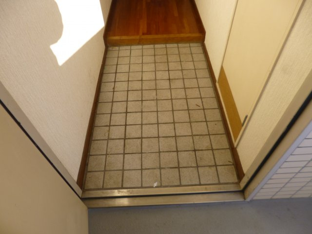 東府中マンションの玄関