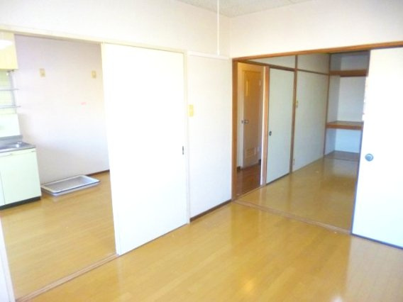 東府中マンションの居間・リビング