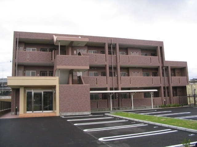 グリーンフォレストの駐車場